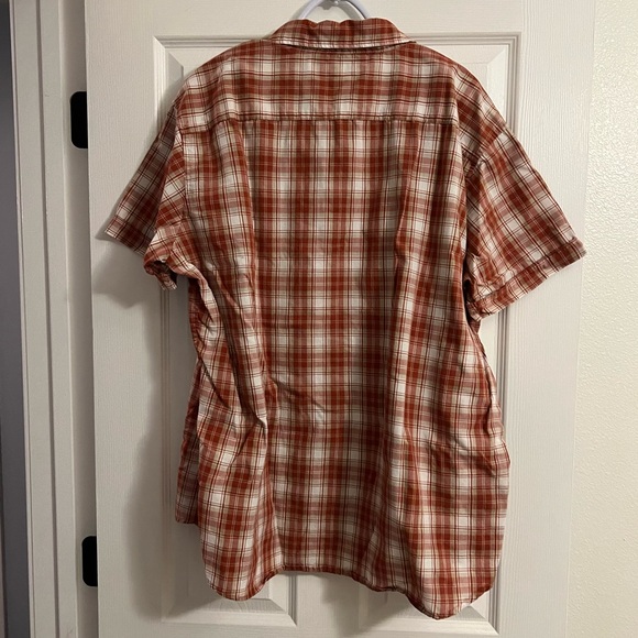 Men’s shoestt sleeve button down shirt - Picture 3 of 3